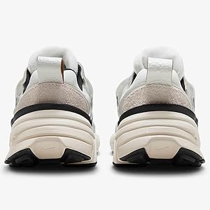 Nike ホワイト ブラウン　スニーカー Amazon | [ナイキ] V2K ラン W V2K RUN サミットホワイト